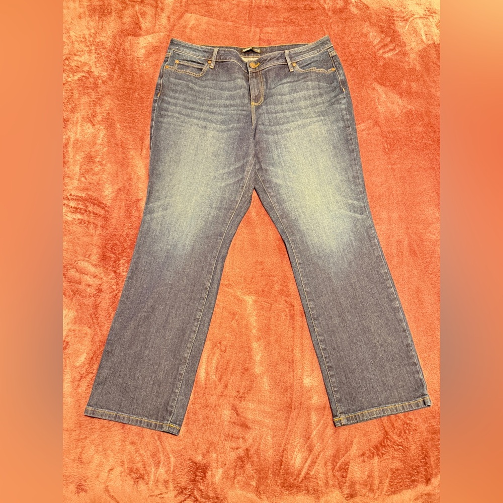 2 for $25 🖤 Simply Vera Vera Wang Relaxed Fit Blue Jeans